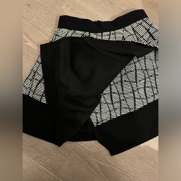 Banana Republic Asymmetrical Pleated Skirt - Picture 4 of 5